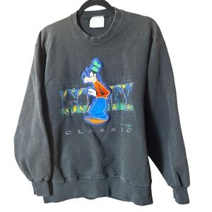 Goofy Classic Black Sweater Vintage 90s embroidered Disney goofy sweatshirt